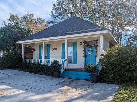 2 Lafayette Dr, Hattiesburg, MS 39402