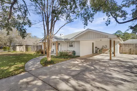 7002 Sunrise Dr, Picayune, MS 39466