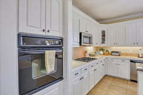 Kitchen - 766 Pinola Braxton Rd, Braxton, MS 39044 photo 6 of 8