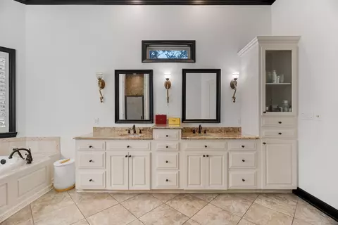 Bath - 40 Windermere Blvd, Laurel, MS 39443 photo 3 of 7