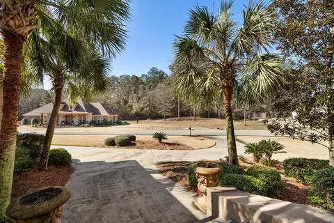 Exterior - 40 Windermere Blvd, Laurel, MS 39443 photo 5 of 9