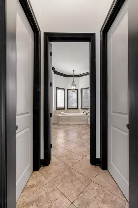 Entry Way - 40 Windermere Blvd, Laurel, MS 39443 photo 3 of 3