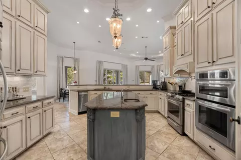 Kitchen - 40 Windermere Blvd, Laurel, MS 39443 photo 7 of 7