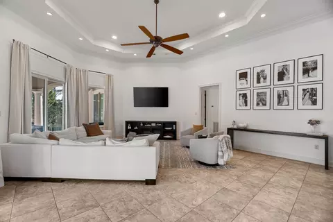 Living - 40 Windermere Blvd, Laurel, MS 39443 photo 2 of 2