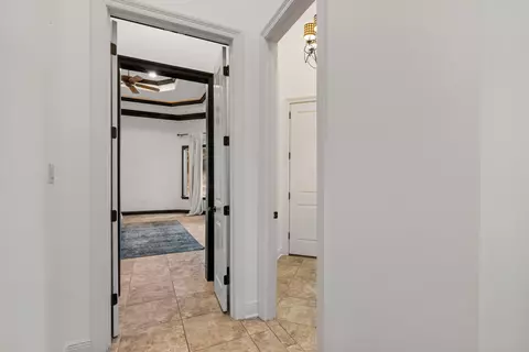 Entry Way - 40 Windermere Blvd, Laurel, MS 39443 photo 2 of 3