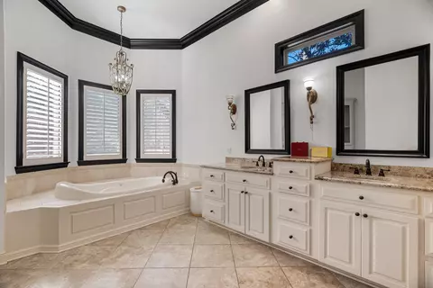 Bath - 40 Windermere Blvd, Laurel, MS 39443 photo 2 of 7