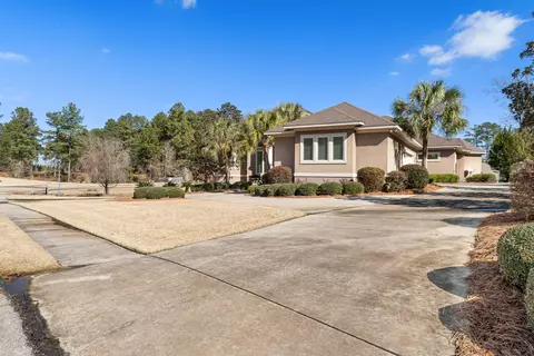 Exterior - 40 Windermere Blvd, Laurel, MS 39443 photo 2 of 9