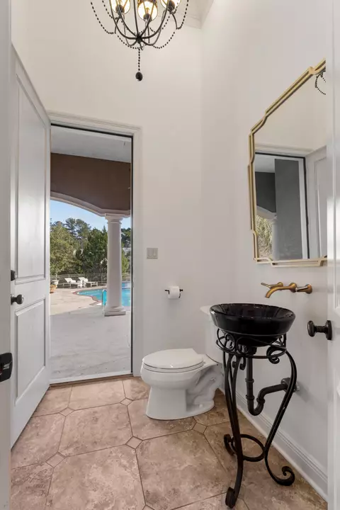 Bath - 40 Windermere Blvd, Laurel, MS 39443 photo 1 of 7