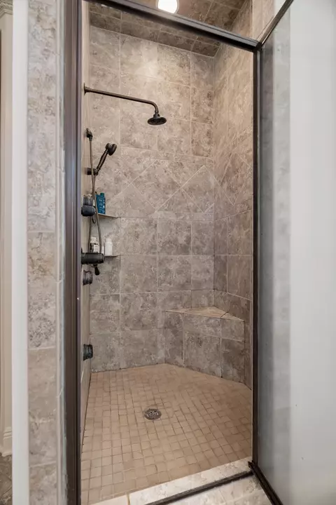 Bath - 40 Windermere Blvd, Laurel, MS 39443 photo 5 of 7