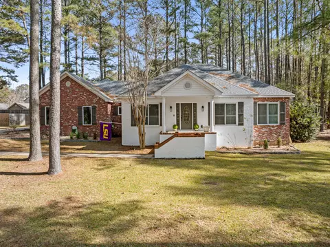 26 Cornerstone Rd, Hattiesburg, MS 39402
