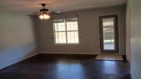 Living - 16 Cobblestone Dr, Sumrall, MS 39482 photo 1 of 2