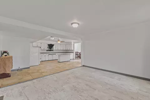 Living - 9 Dearman Rd, Collins, MS 39428 photo 2 of 2