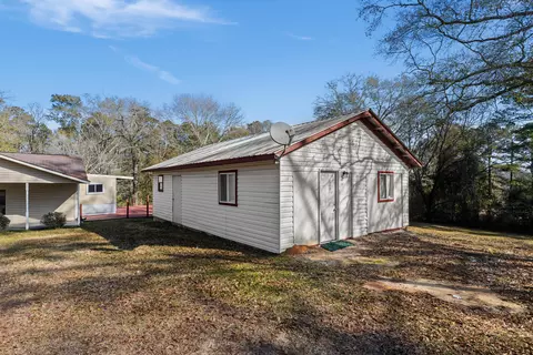 Exterior - 9 Dearman Rd, Collins, MS 39428 photo 3 of 7