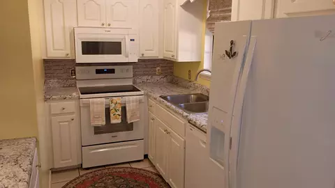 Kitchen - 1405 Willus Dr, Laurel, MS 39440 photo 1 of 3
