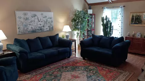 Living - 1405 Willus Dr, Laurel, MS 39440 photo 2 of 2