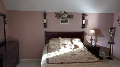 Bedroom - 1405 Willus Dr, Laurel, MS 39440 photo 2 of 6