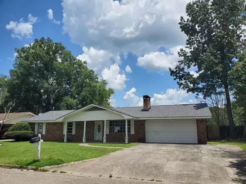 1302 Meadowbrook Ave, Columbia, MS 39429