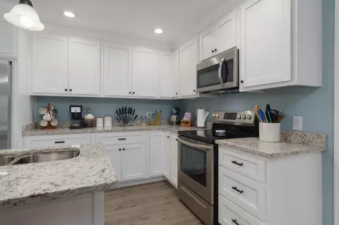 Kitchen - 116 Water Oak Dr, Lucedale, MS 39452 photo 3 of 3