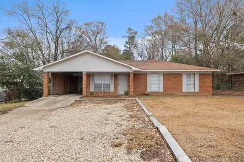 24 River Rd, Hattiesburg, MS 39401