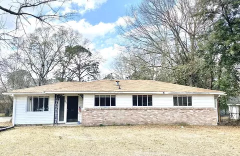 811 Crestview Dr, Hattiesburg, MS 39401