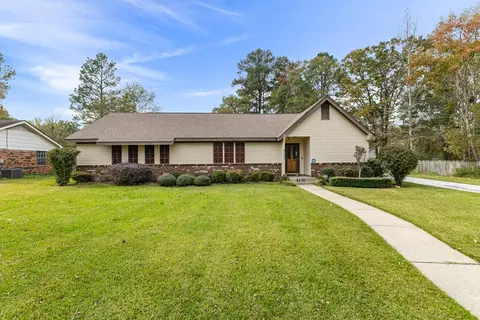 701 Berkshire Dr, Hattiesburg, MS 39402