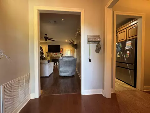 Entry Way - 50 E Adam Dr, Sumrall, MS 39482 photo 2 of 5