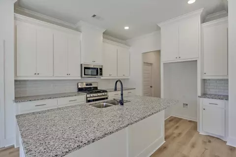 Kitchen - 209 Dolly Ln, Magee, MS 39111 photo 1 of 2