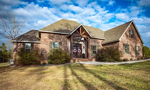 102 Simms Rd, Sumrall, MS 39482