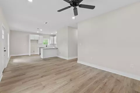 Living - 321 Nobles Rd, Sumrall, MS 39482 photo 1 of 1