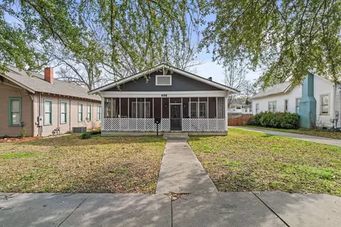 406 Court St, Hattiesburg, MS 39401