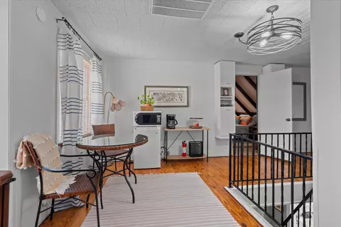 Dining - 830 N 9th Ave, Laurel, MS 39440 photo 3 of 3