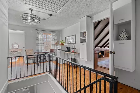 Entry Way - 830 N 9th Ave, Laurel, MS 39440 photo 6 of 7