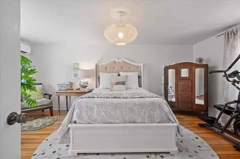 Bedroom - 830 N 9th Ave, Laurel, MS 39440 photo 1 of 9