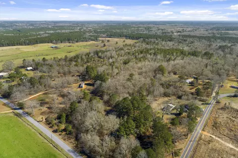 276 W Seneca Rd, Lumberton, MS 39455