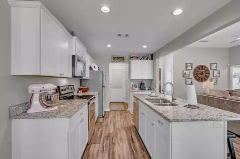 Kitchen - 132 Hemingway Dr, Sumrall, MS 39482 photo 2 of 4