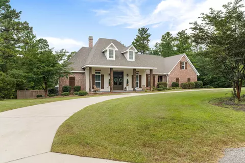 541 Longleaf Dr, Petal, MS 39465