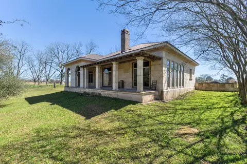 16 Lee Dr, Ovett, MS 39464