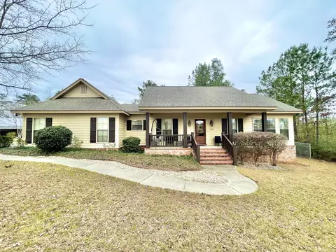 127 Lakeland Dr, Hattiesburg, MS 39402