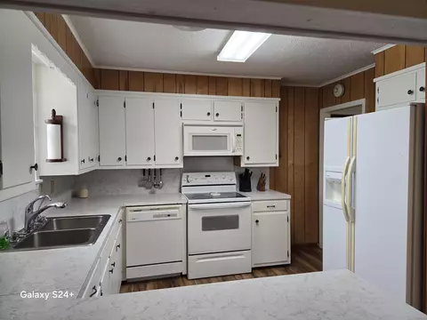 Kitchen - 1403 Highway 44, Jayess, MS 39641 photo 2 of 2