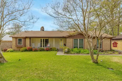 809 Sioux Ln, Hattiesburg, MS 39402