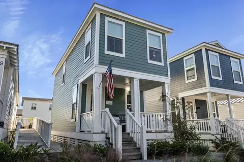 2207 Government St #8, Ocean Springs, MS 39564