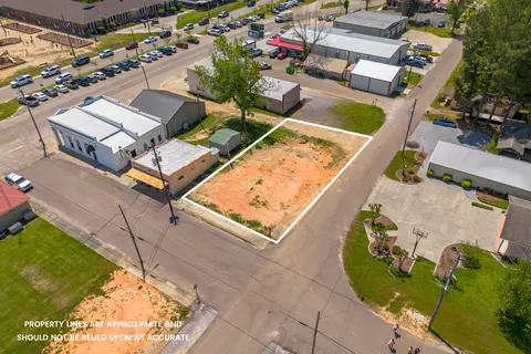 106 N Oak St, Seminary, MS 39479