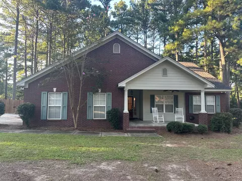 112 Red Roan Rd, Hattiesburg, MS 39402