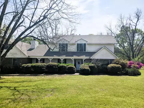 34 Devereaux Rd, Laurel, MS 39443