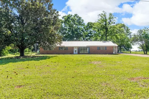 4032 S C Rd 8, Taylorsville, MS 39168