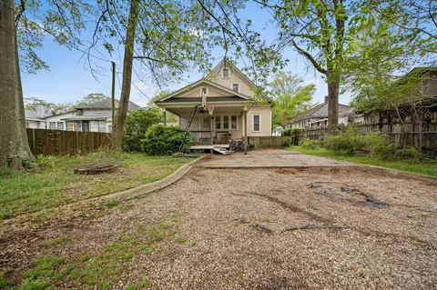 Exterior - 837 N 7th Ave, Laurel, MS 39440 photo 9 of 11