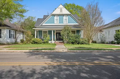 837 N 7th Ave, Laurel, MS 39440