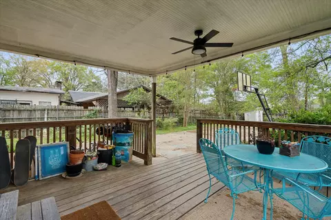 Exterior - 837 N 7th Ave, Laurel, MS 39440 photo 7 of 11