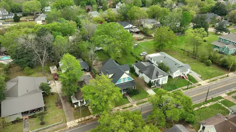 View/Area - 837 N 7th Ave, Laurel, MS 39440 photo 2 of 3