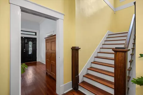 Entry Way - 837 N 7th Ave, Laurel, MS 39440 photo 4 of 5